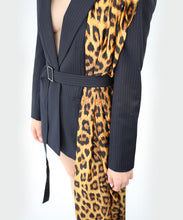 Load image into Gallery viewer, Animal Print Belted Blazer
